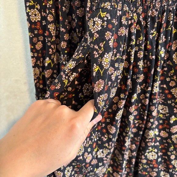Boden‎ Black Floral jersey mini Dress 4 - Picture 7 of 10